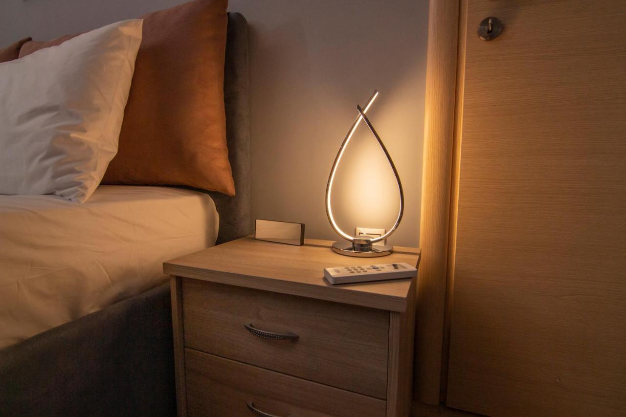 Luxury Suite 10' From The Center Атина Екстериор снимка